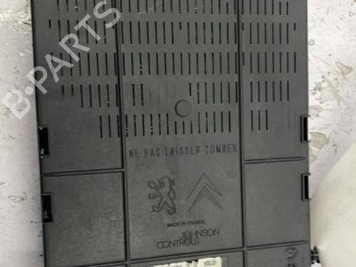 Used Fuse box Fuse box PEUGEOT 407 (6D_) 2.0 HDi 135 (6DRHRH, 6DRHRE, 6DRHRG, 6DRHRJ) (136 hp) 22835488 22835488
