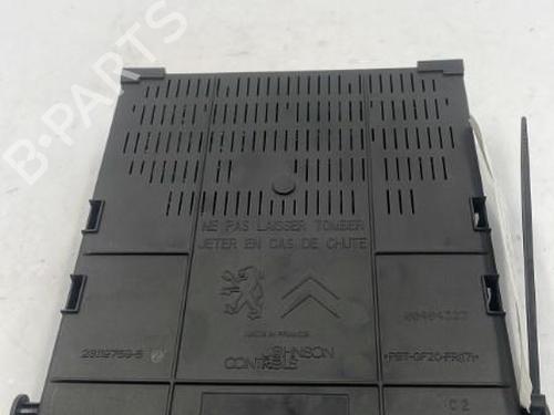 Used Fuse box Fuse box PEUGEOT 308 I (4A_, 4C_) 1.6 HDi (109 hp) 22831764 22831764