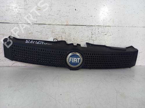 Used Grille FIAT PANDA (169_) 1.1 (169.AXA1A) (54 hp) 33202039
