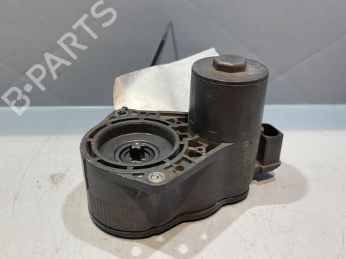 Used Electric handbrake PEUGEOT 2008 II (UD_, US_, UY_, UJ_, UR_, UC_) e-2008 (UKZKXZ) (136 hp) 28823943