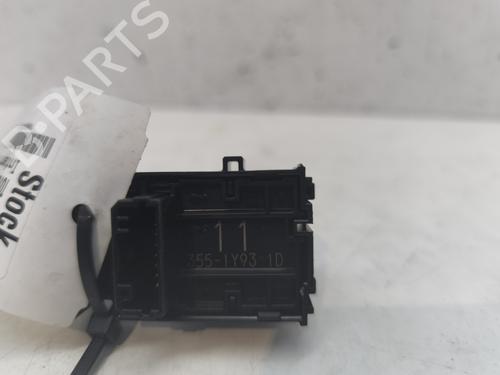 right-front-window-switch-toyota-corolla-estate-_e21_-2019-26181866 main image