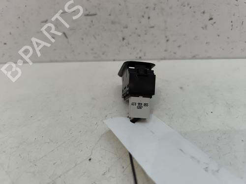 Used Right rear window switch Right rear window switch VW POLO V (6R1, 6C1) 1.4 TDI (90 hp) 28080448 28080448
