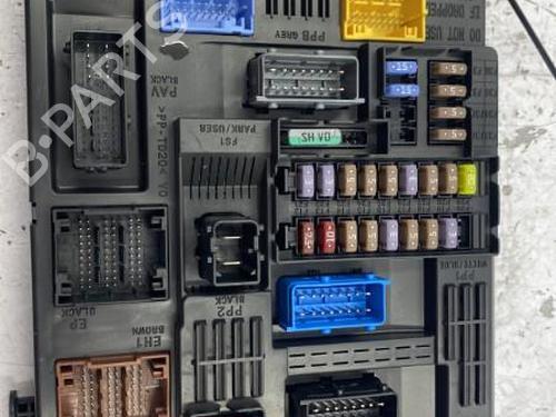 Used Fuse box Fuse box PEUGEOT 208 II (UB_, UP_, UW_, UJ_) 1.2 PureTech 75 (75 hp) 22842684 22842684