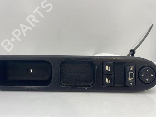 Used Left front window switch PEUGEOT 307 (3A/C) 1.6 HDi (90 hp) 32086948