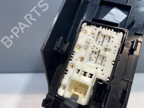 Right front window switch TOYOTA AURIS (_E18_) 2.0 D-4D (ADE186_, ADE186R) | BP30497449I26