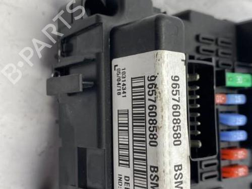 Used Fuse box PEUGEOT 307 (3A/C) 2.0 HDi 135 (136 hp) 22832957