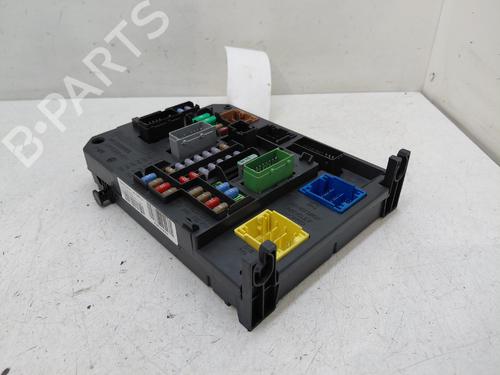 Used Fuse box Fuse box 38185684 38185684