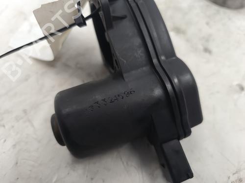 electric-handbrake-fiat-500x-334_-2014-24496643 main image