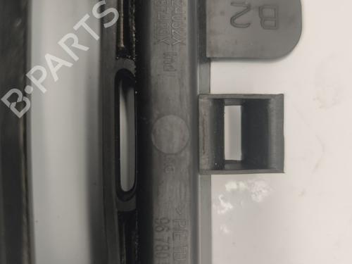 grille-peugeot-2008-i-cu_-2013-33316697 main image