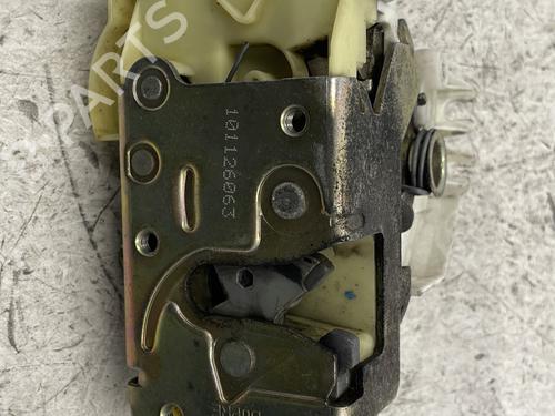 Used Front right lock FORD FOCUS I (DAW, DBW) 1.6 16V (100 hp) 23830195