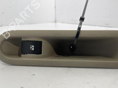 Used Right rear window switch RENAULT SCÉNIC II (JM0/1_) 2.0 dCi (JM1K) (150 hp) 22831915