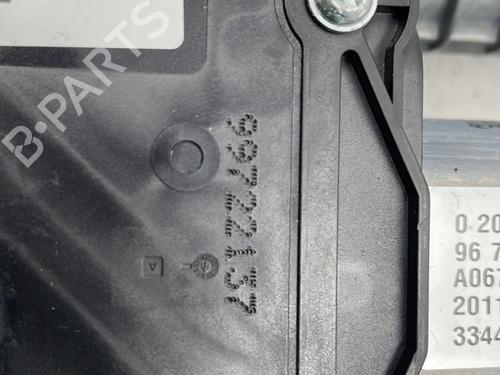 Used Electric handbrake Electric handbrake PEUGEOT 5008 (0U_, 0E_) 2.0 HDi 150 / BlueHDi 150 (150 hp) 23830743 23830743