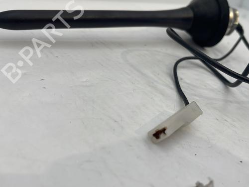 Antenne/Base Antenne/Base RENAULT CLIO III (BR0/1, CR0/1) 1.5 dCi (BR17, CR17) (86 hp) 33834435 33834435