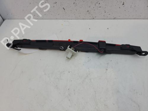 third-brake-light-infiniti-q30-2015-26585304 main image