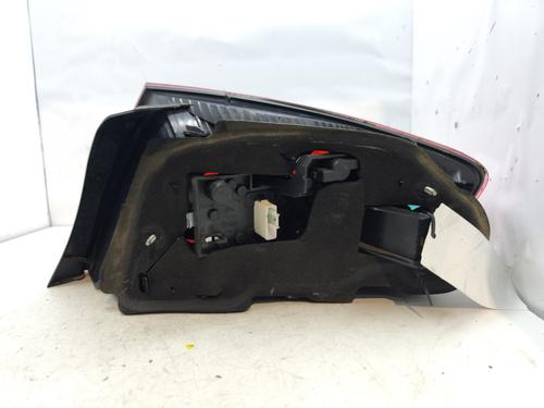Left taillight PEUGEOT 407 (6D_) 2.0 HDi 135 (6DRHRH, 6DRHRE, 6DRHRG, 6DRHRJ) | BP29869182C34