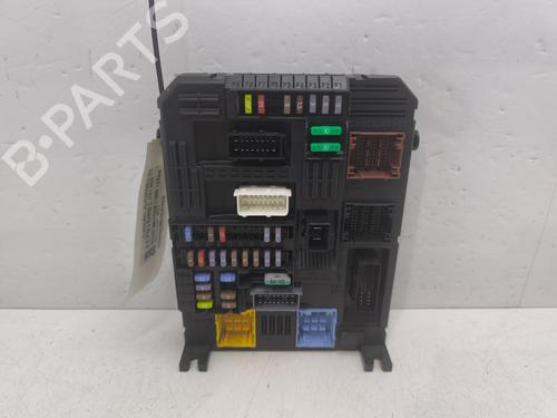 Caixa de fusíveis PEUGEOT 3008 II SUV (MC_, MR_, MJ_, M4_) 1.6 BlueHDi 120 (120 hp) 31271775