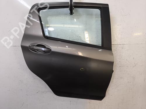 Used Right rear door TOYOTA YARIS (_P13_) 1.5 Hybrid (NHP130_, NHP130) (101 hp) 31610024