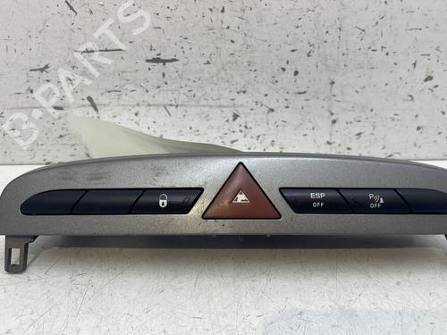 Used Warning switch Warning switch PEUGEOT 308 SW I (4E_, 4H_) 2.0 HDi (136 hp) 28709586 28709586