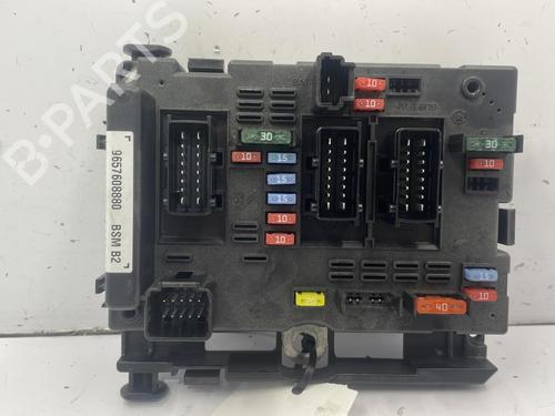 Used Fuse box PEUGEOT 206 Hatchback (2A/C) 1.4 HDi eco 70 (68 hp) 22842310