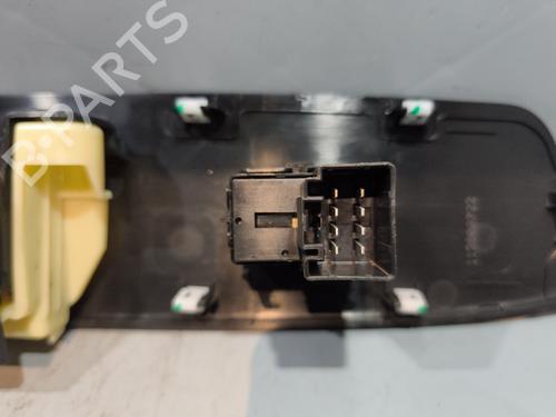 Used Right front window switch Right front window switch FORD ECOSPORT 1.0 EcoBoost (100 hp) 29438978 29438978