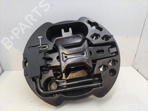 Used Jack Kit RENAULT TWINGO II (CN0_) 1.2 16V (CN0K, CN0V, CN0A) (76 hp) 28054236