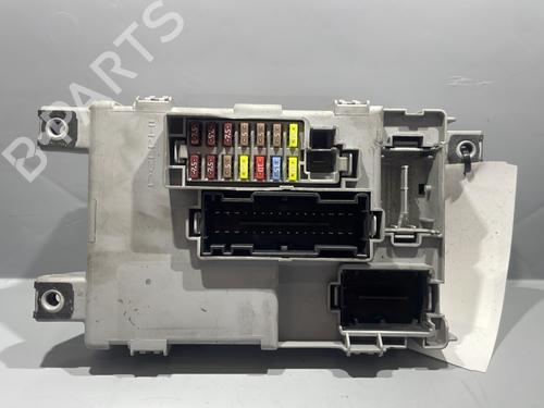 Used Fuse box Fuse box 28499447 28499447