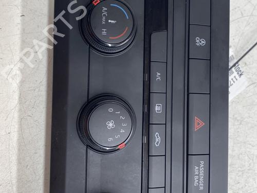 Used Climate control Climate control SEAT ATECA (KH7, KHP) 1.0 TSI (116 hp) 31584398 31584398