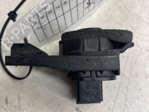 Switch PEUGEOT 407 (6D_) 2.0 HDi 135 (6DRHRH, 6DRHRE, 6DRHRG, 6DRHRJ) | BP39663012I30 - Image 2