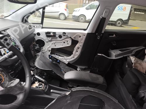 Steering column stalk PEUGEOT 208 I (CA_, CC_) 1.2 THP 110 | BP31584384I23