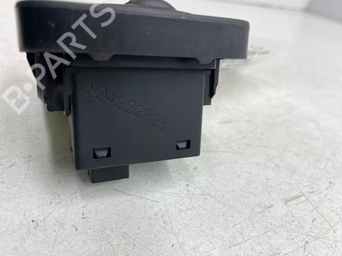 mirror-switch-nissan-nv200-van-2010-35924593 main image