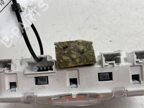 Used Interior roof light Interior roof light PEUGEOT 308 II (LB_, LP_, LW_, LH_, L3_) 1.5 BlueHDi 130 (131 hp) 33607295 33607295