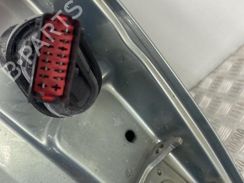 Used Left front door Left front door 22861007 22861007