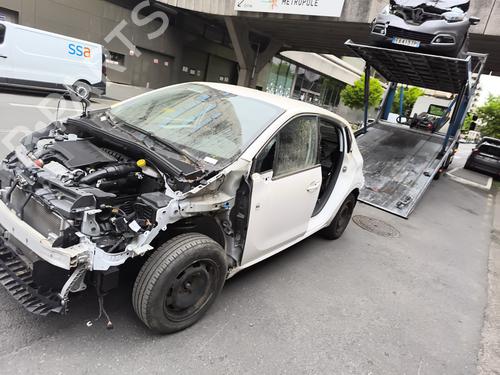 Steering column stalk PEUGEOT 208 I (CA_, CC_) 1.2 THP 110 | BP31584384I23