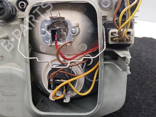 Used Right headlight Right headlight MERCEDES-BENZ V-CLASS (638/2) V 200 CDI (638.294) (102 hp) 22854375 22854375