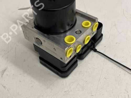 Used ABS pump ABS pump RENAULT TWINGO II (CN0_) 1.2 16V (CN04, CN0B) (75 hp) 22860900 22860900