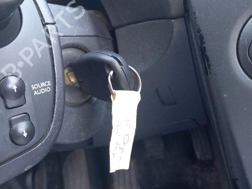 Right headlight RENAULT CLIO III (BR0/1, CR0/1) 1.5 dCi (BR17, CR17) | BP32008260C29