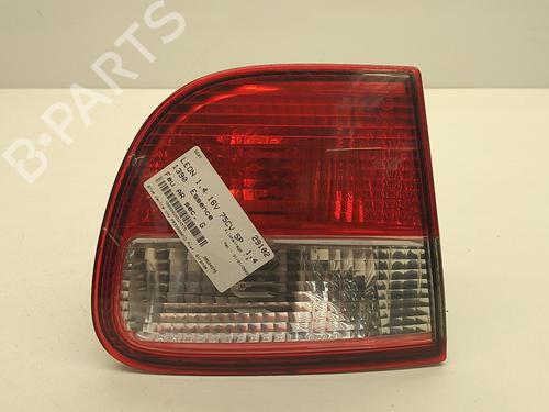 Used Left tailgate light SEAT LEON (1M1) 1.4 16V (75 hp) 22858579