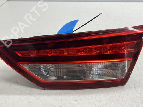 Feu de coffre droit SEAT LEON ST (5F8) 1.6 TDI (110 hp) 33044522