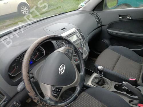 Switch HYUNDAI i30 (FD) 1.6 CRDi | BP23133243I30 