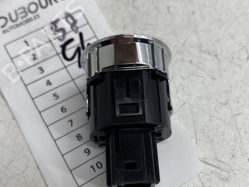 Used Switch Switch PEUGEOT 3008 II SUV (MC_, MR_, MJ_, M4_) 2.0 BlueHDi 180 (177 hp) 28189305 28189305