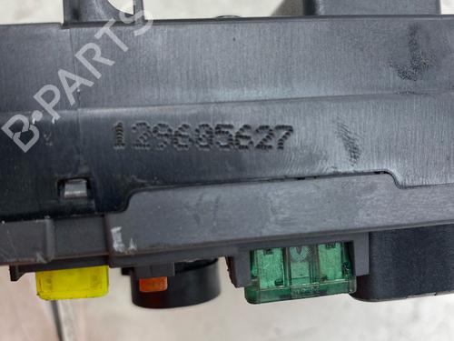 Used Fuse box Fuse box 38332295 38332295