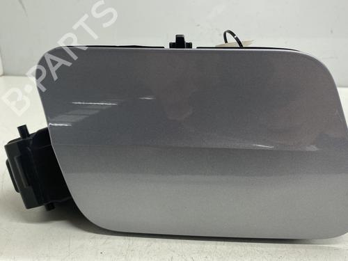 Used Fuel flap PEUGEOT 3008 II SUV (MC_, MR_, MJ_, M4_) 1.2 THP/ PureTech 130 (MRHNSM, MRHNSU, MRHNSJ, MRHNYW,... (131 hp) 28139634