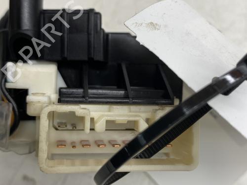 switch-suzuki-swift-iii-mz-ez-2005-23852516 main image