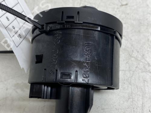 Used Headlight switch Headlight switch VW GOLF VII (5G1, BQ1, BE1, BE2) 1.6 TDI (105 hp) 27586398 27586398