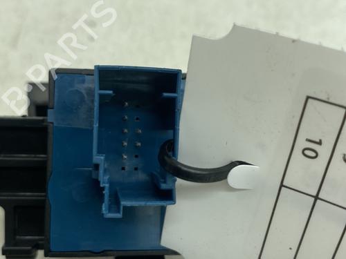 Used Switch Switch PEUGEOT 308 II (LB_, LP_, LW_, LH_, L3_) 1.5 BlueHDi 130 (131 hp) 31887310 31887310