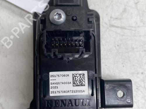 switch-renault-arkana-i-lcm_-ldn_-2019-28015648 main image