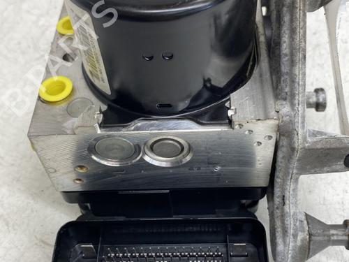 Used ABS pump ABS pump MERCEDES-BENZ SLK (R172) 250 CDI / d (172.403) (204 hp) 28015638 28015638