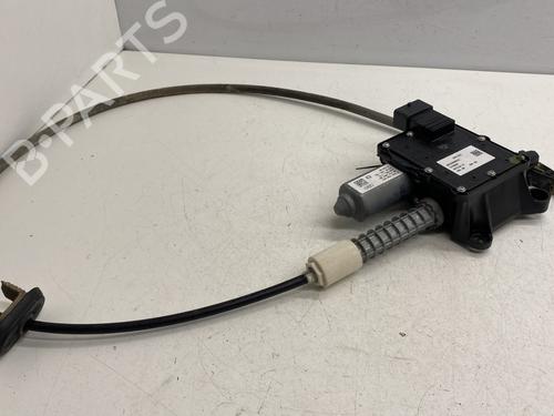 Used Electric handbrake PEUGEOT 3008 I MPV (0U_) 1.6 HDi (114 hp) 32858616