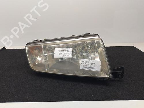 Używane Lampa przednia prawa SKODA FABIA I (6Y2) 1.9 SDI (64 hp) 29867953