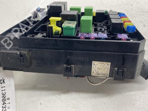 Used Fuse box Fuse box CITROËN C-CROSSER (VU_, VV_) 2.2 HDi (156 hp) 30392671 30392671